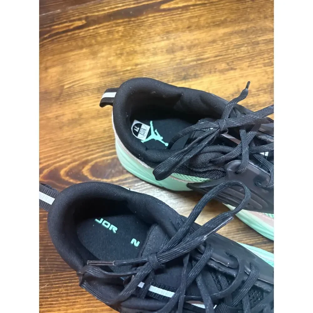 Jordan’s teal and black sneakers size 7Y